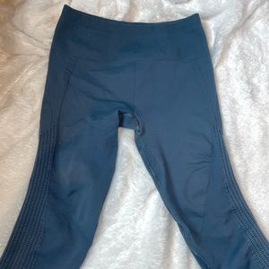 Lululemon Women’s cropped leggings